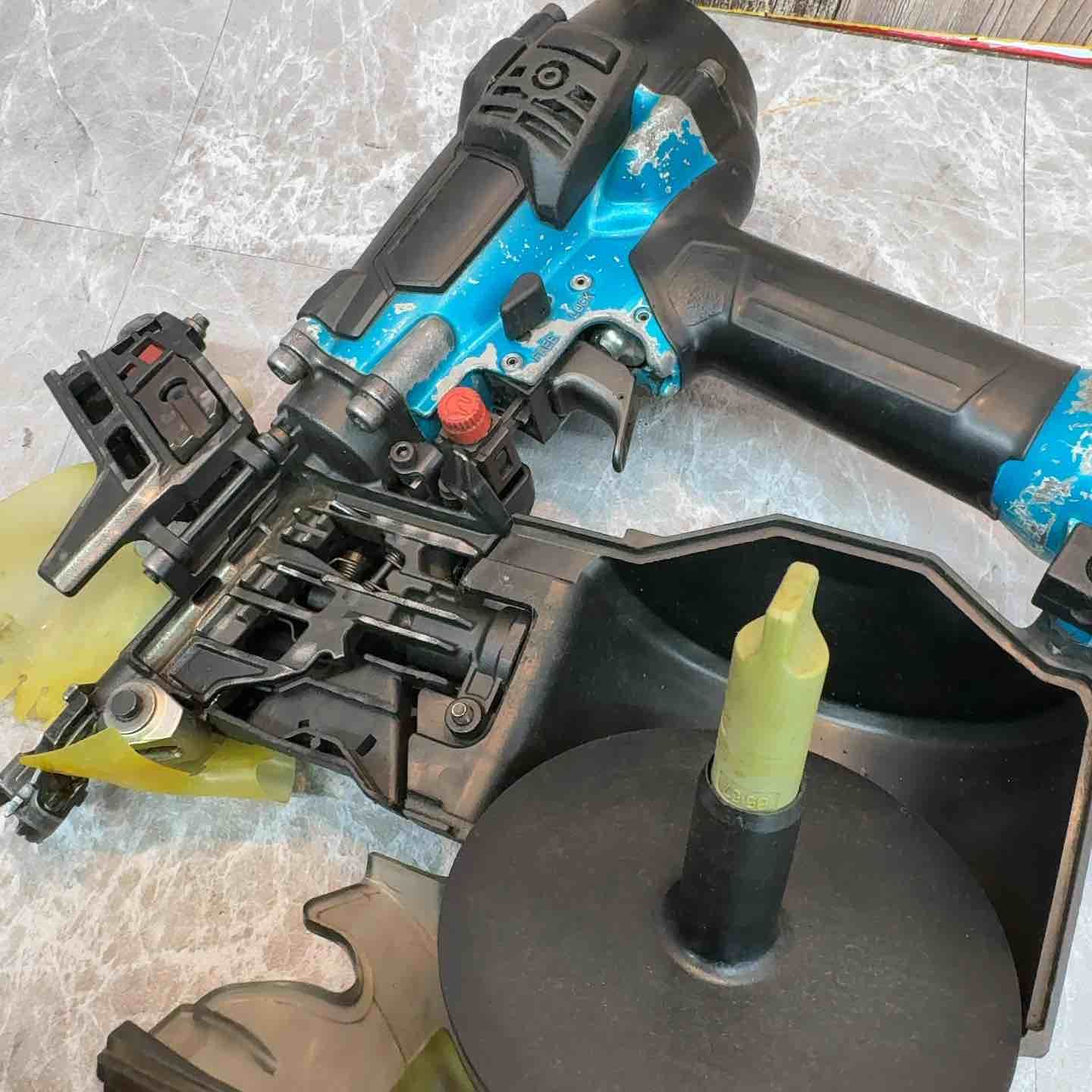 makita 高圧エア釘打ち機