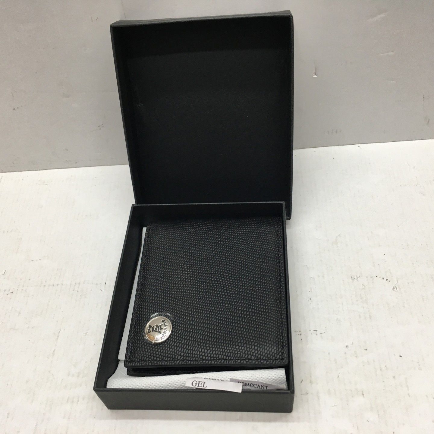 01w-3551 〇  矢沢永吉 二つ折りウォレット 牛革 財布  【品】