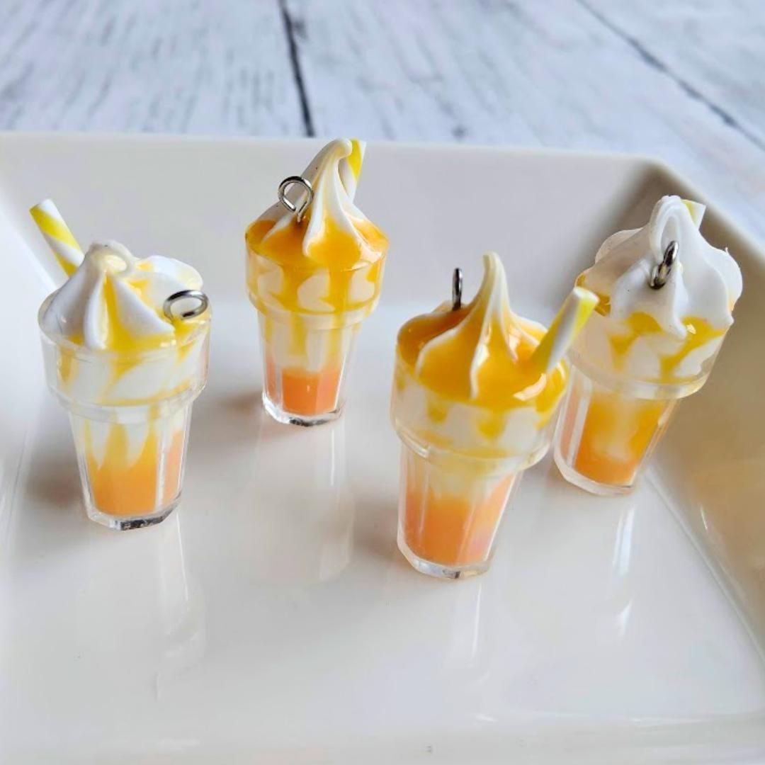 Juicy Couture ミニチュアミシンチャーム Make It Real - Juicy Couture Mini Crystal Sunshine - DIY