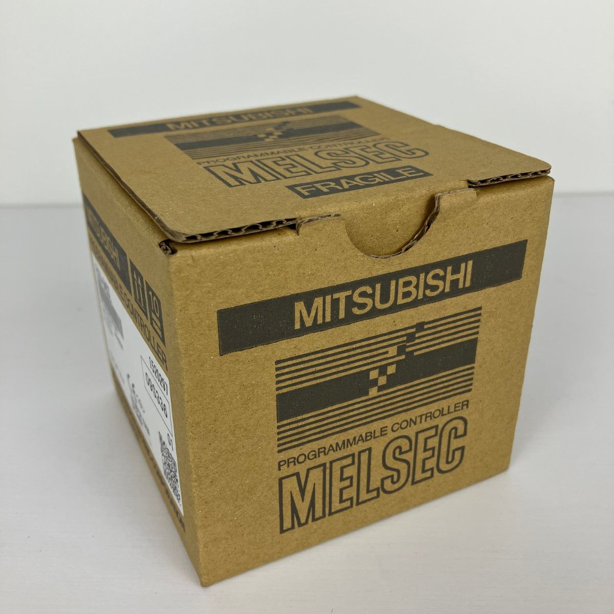 ЗЗMITSUBISHI ミツビシ シーケンサ 取説 外箱付 FX3U-64CCL ホワイト  