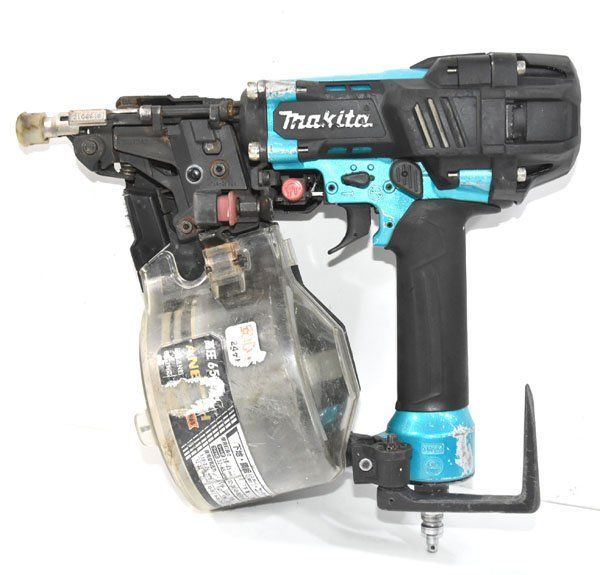 ケース付 Makita マキタ AN636HM 65mm高圧エア釘打
