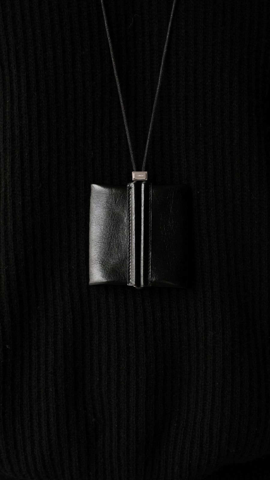 2001 HERMES LEATHER NECKLACE WALLET エルメス 2001年 archive アーカイブ レザーウォレット コインケース 財布 ネックレス オールドエルメス ヴェルイル Belle-Ile