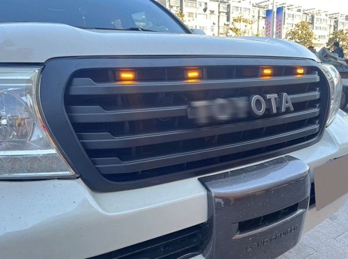 フロントグリル