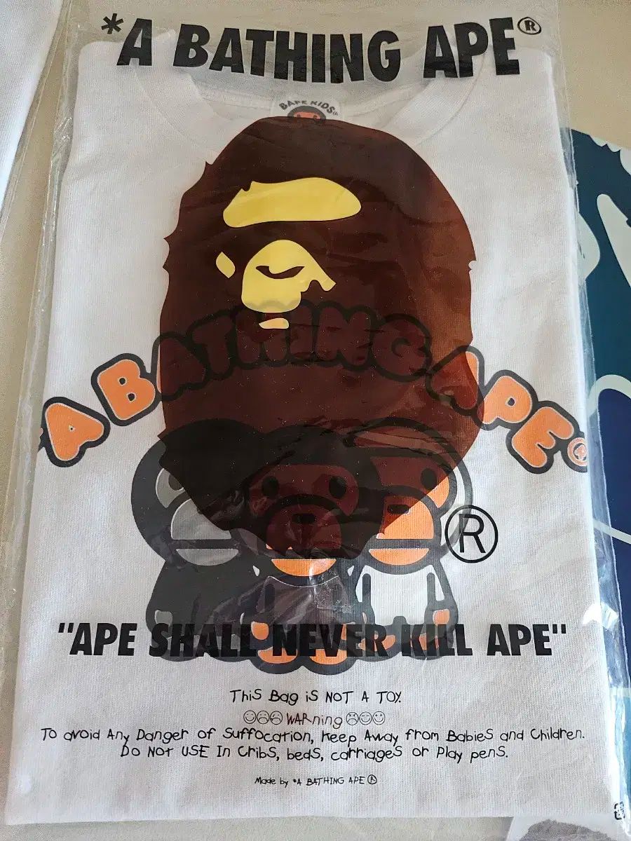 良い A BATHING APE(アベイシングエイプ) 正規品 キッズ 140 ベビー 三