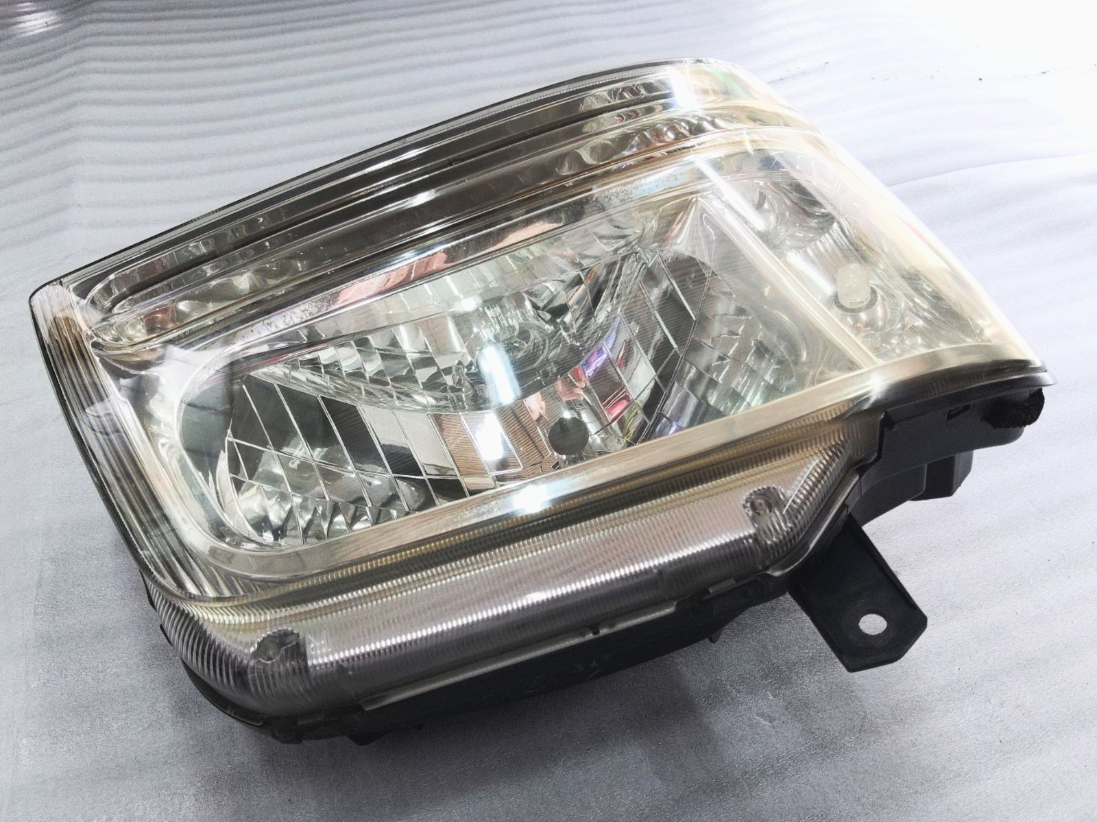 スズキ エブリィワゴン DA62W 中古部品 右 ヘッドライト ヘッドランプ