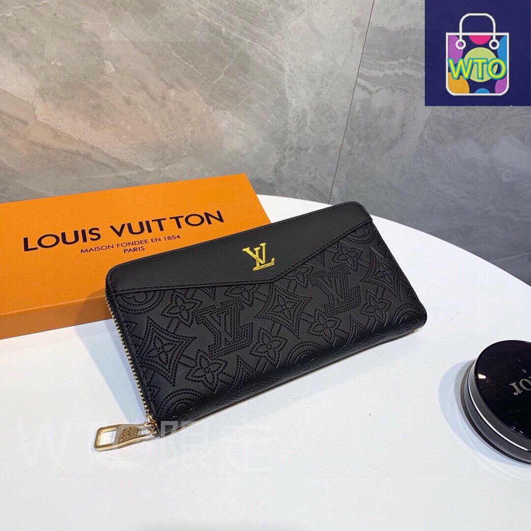 Louis Vuitton】今日特価！黒色 19x10cm 牛皮圧花ポーチ 送料