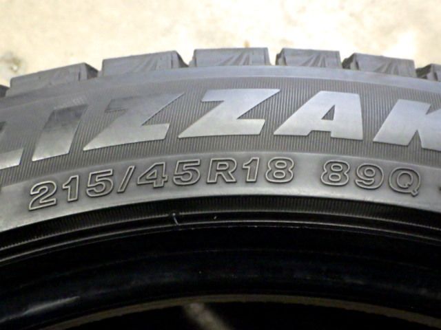 VRX3●215 45R18●4本