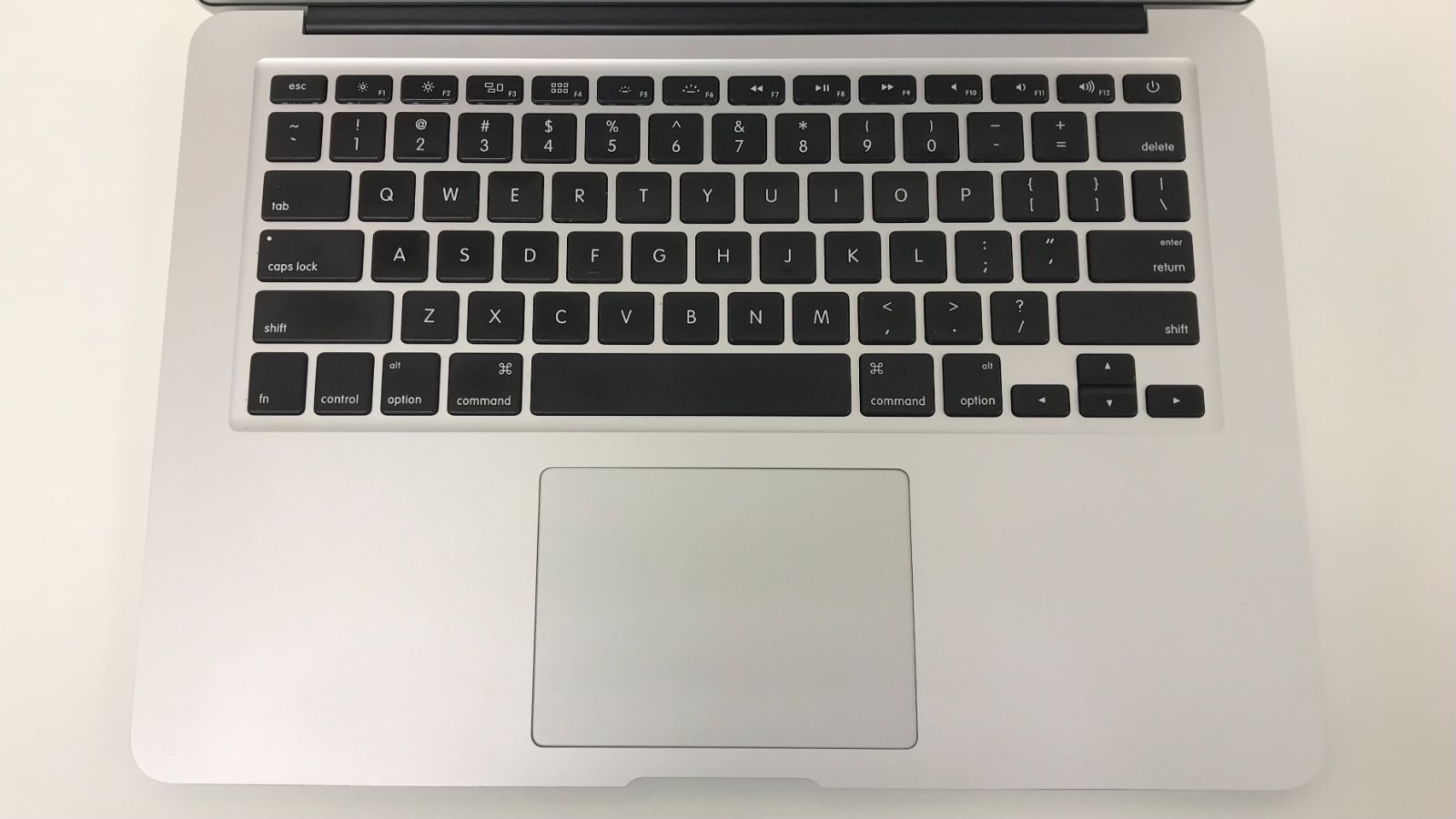 θ【動作確認済】MacBook Air 13インチ 2017モデル