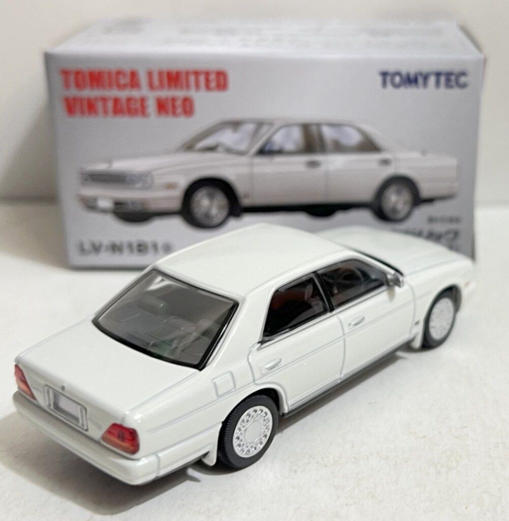 トミカ LV-N181a/b 日産 セドリック V30 ブロアム VIP 2台 トミカ LV-N181a/b 日産 セドリック V30 ブロアム VIP 2台 TLV-N181a
