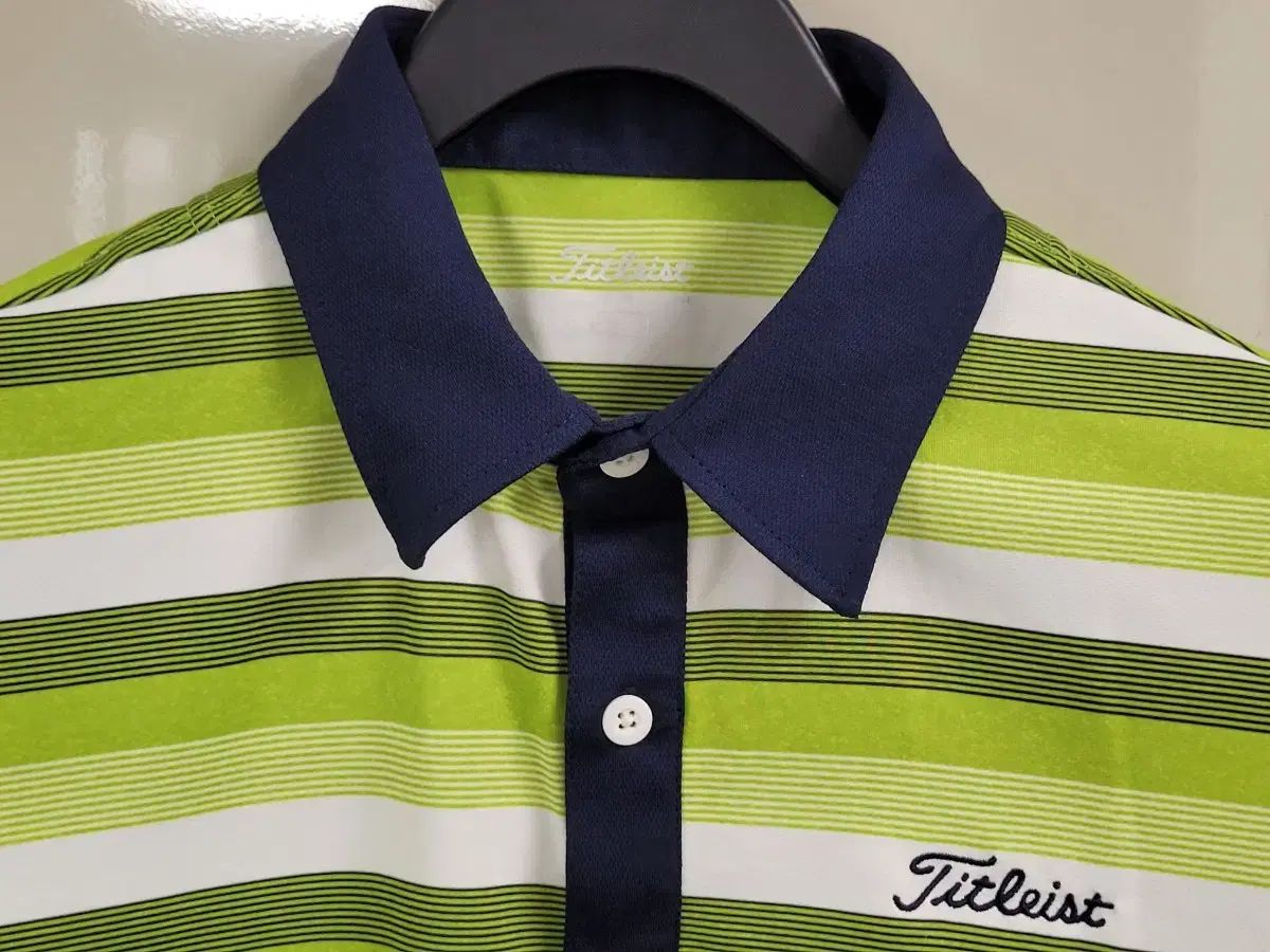 Titleist タイトリスト 半袖ハイネックシャツ 白×黒 胸ロゴ