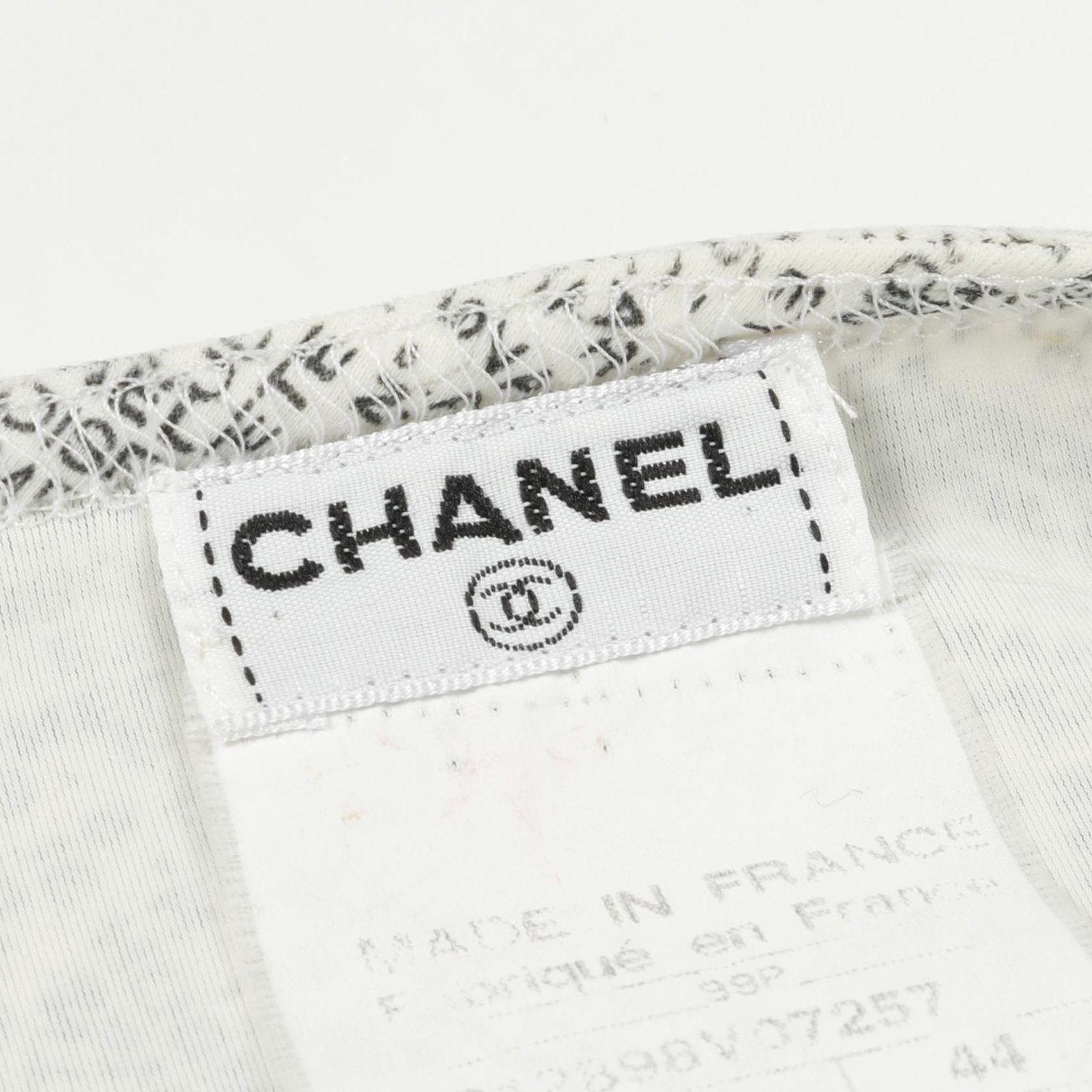 CHANEL ベージュ タンクトップ ロゴ付き 大胆なカラーとロゴで魅せる☆【CHANEL】ボーダー タンクトップ