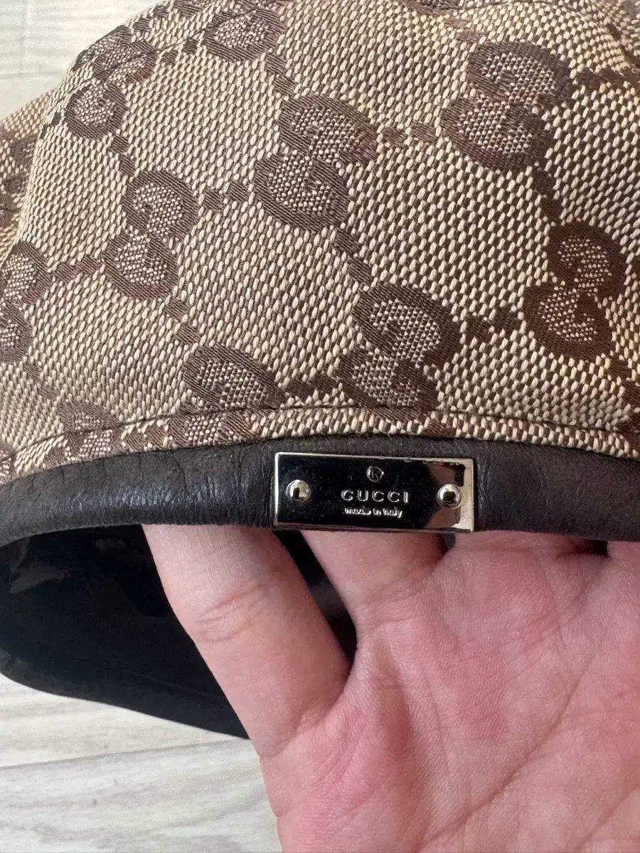 GUCCI グッチ