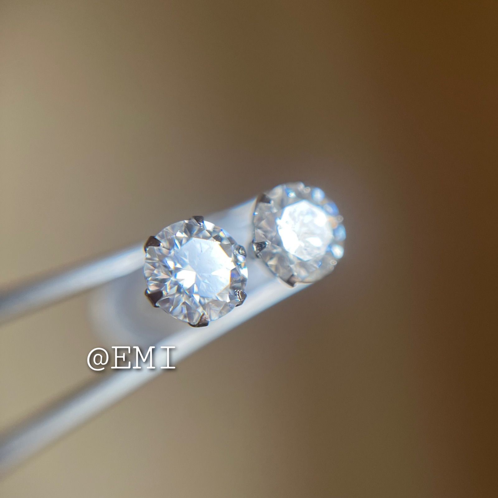 Pt900 モアッサナイトダイヤモンド H&C 0.90カラット ピアス DIAMOND