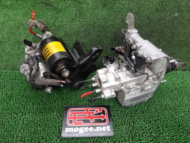 4FQ3019 BHU6 トヨタ プリウス ZVW30 後期型 S ABSアクチュエーター＋ブレーキブースターセット トヨタ47210-47330
