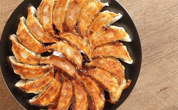 メルカリ便 餃子50個 ラーメン5食 チャーシュー2kgセット