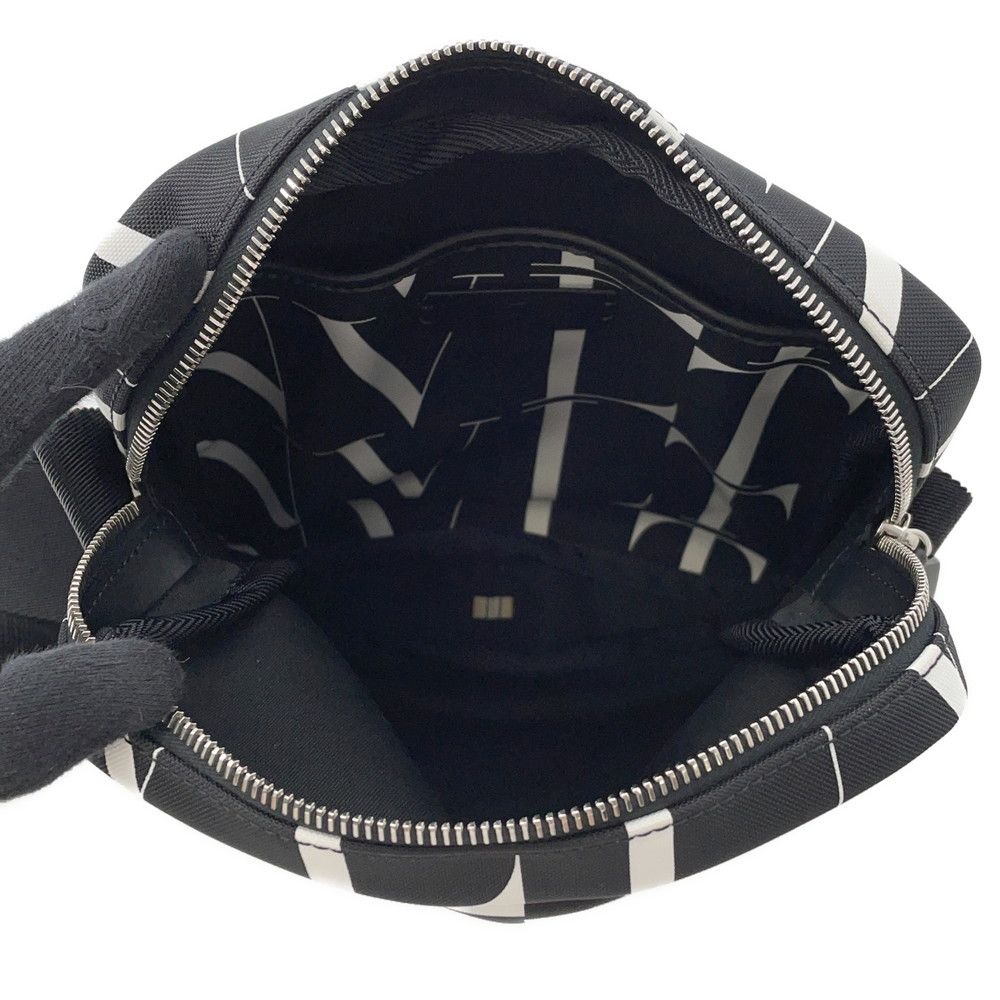 ヴァレンティノ・ガラヴァーニ ショルダーバッグ VLTNロゴ UY2B0987