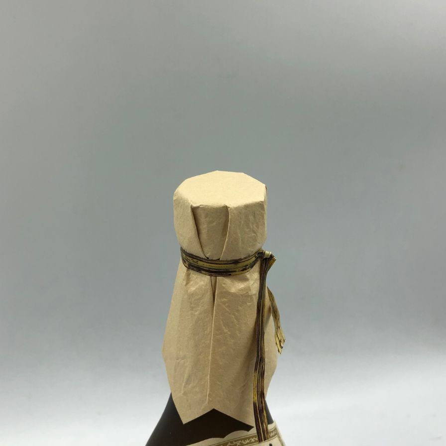 森伊蔵 - 森伊蔵  JAL国際線機内限定品 720ml 25%  芋焼酎【X4】 JAL、芋焼酎「森伊蔵」を国際線の機内で期間限定販売 — Gephyro