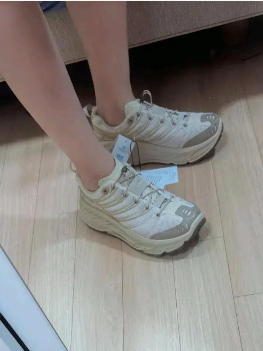 ホカオネオネ スティンソン