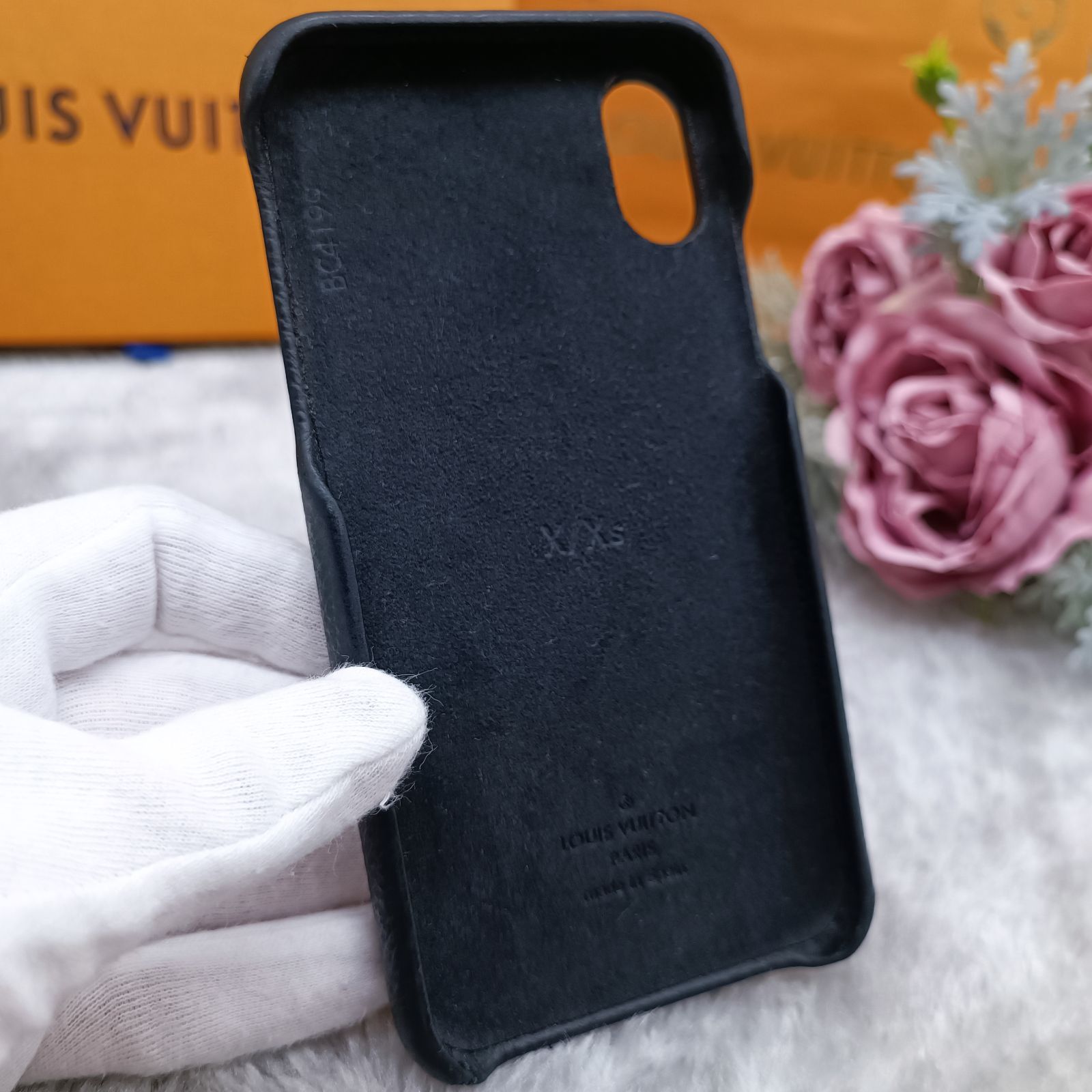 LOUISVUITTON 》 ルイヴィトン モノグラム アンプラント バンパー iPhoneX/XＳ用 M68890 スマホケース ブラック  送料無料・匿名配送・最短即日発送いたします！ 1041 - メルカリ