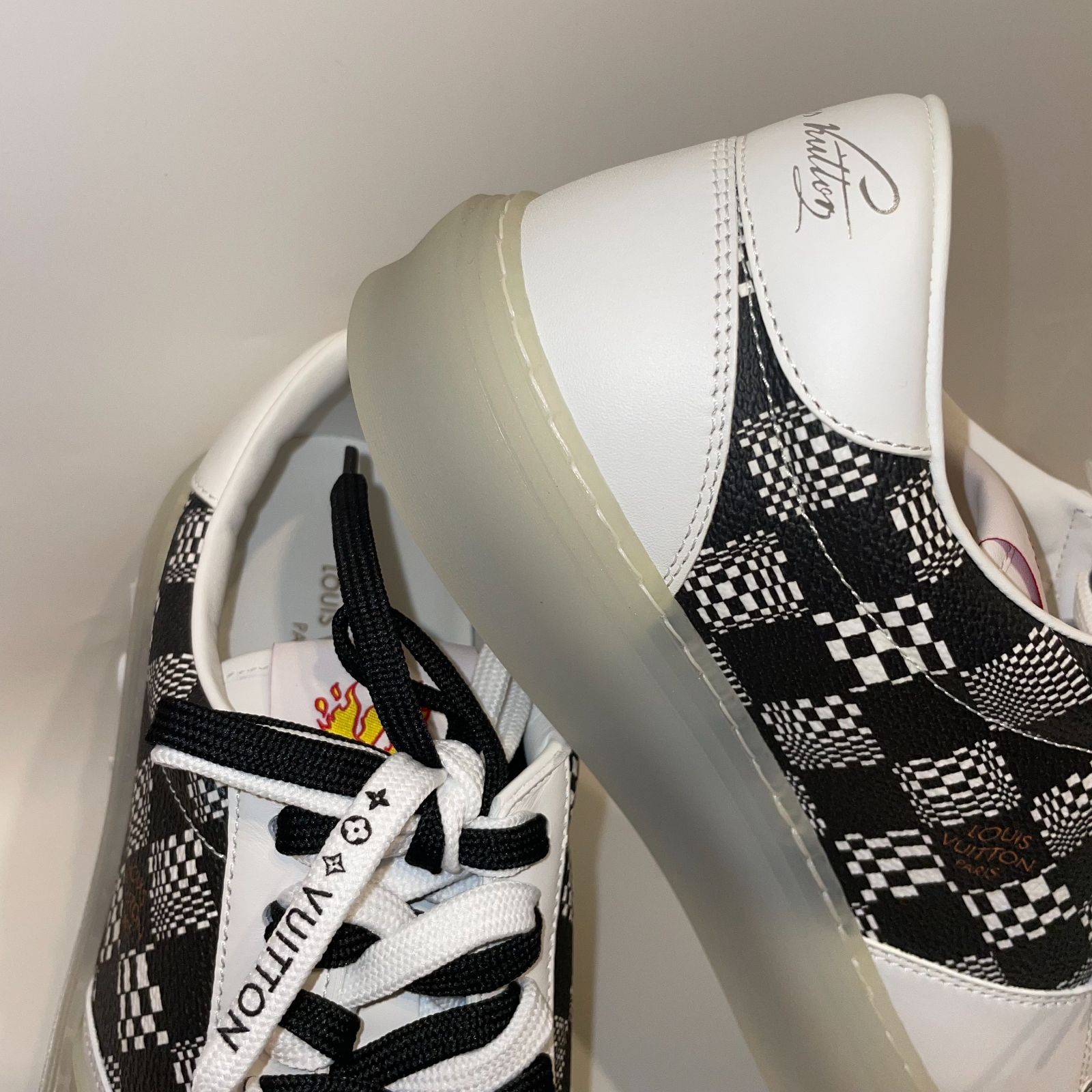 未使用!新品!ルイヴィトン LV スニーカー メンズ ヴィトン - メルカリ 未使用!新品!ルイヴィトン LV スニーカー メンズ ヴィトン - メルカリ