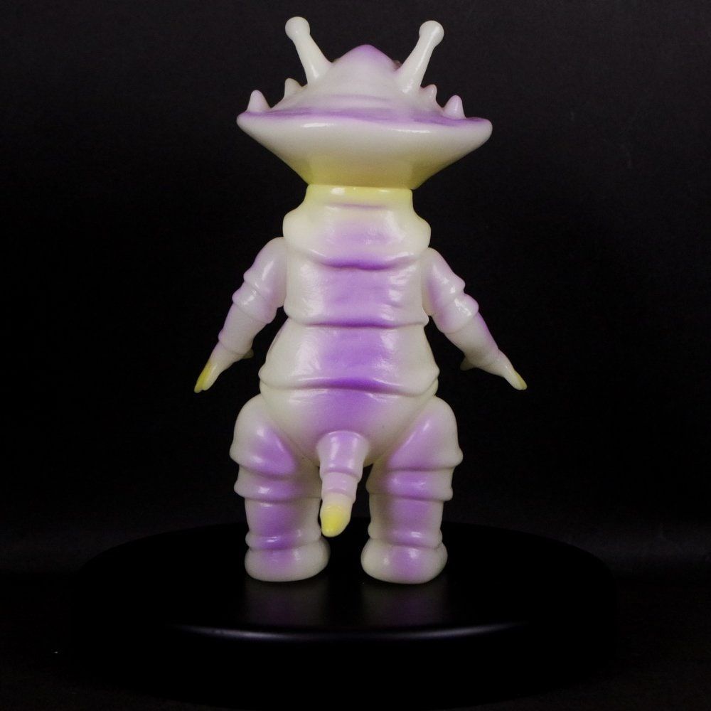 ブルマァク　ブルマァクの怪獣シリーズ　リトルカネゴン蓄光　4体セット 墓場の画廊にブルマァクのかわいい「リトルカネゴン」2種の