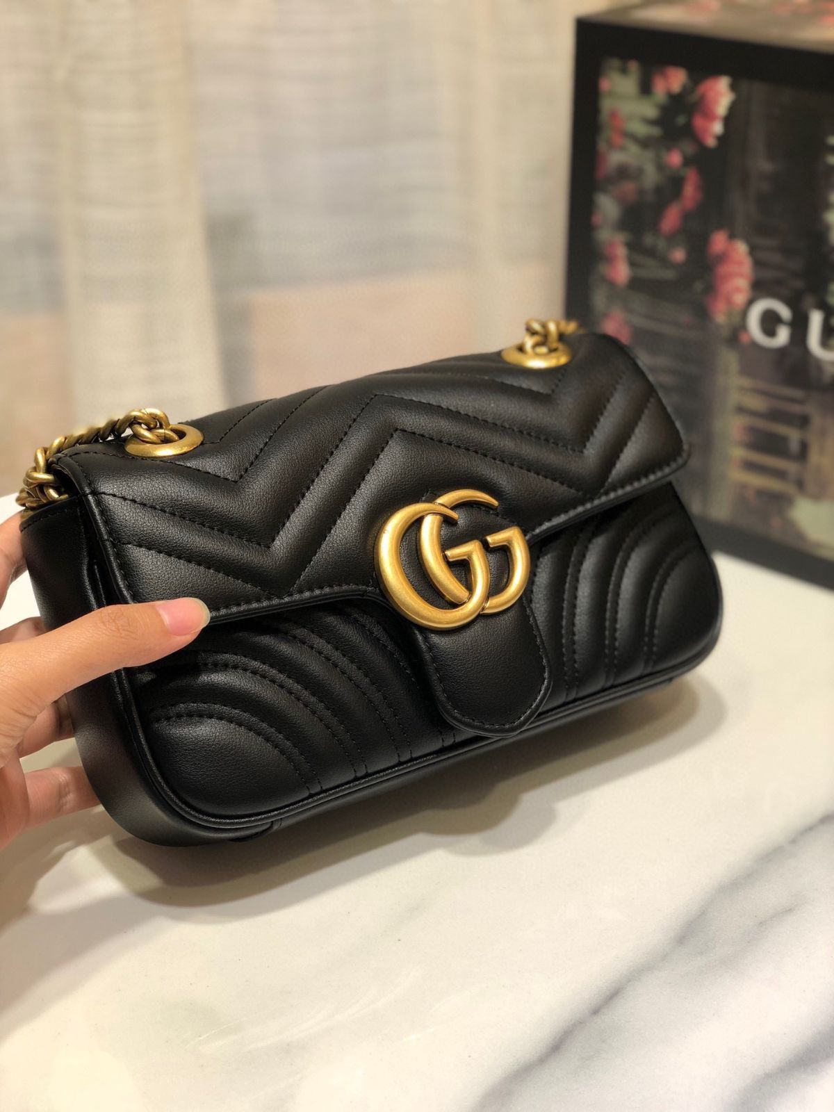 今日 GUCCI GG Marmont ブラック 22x15 ウェーブレザーチェーンバッグ -WTO輸入1