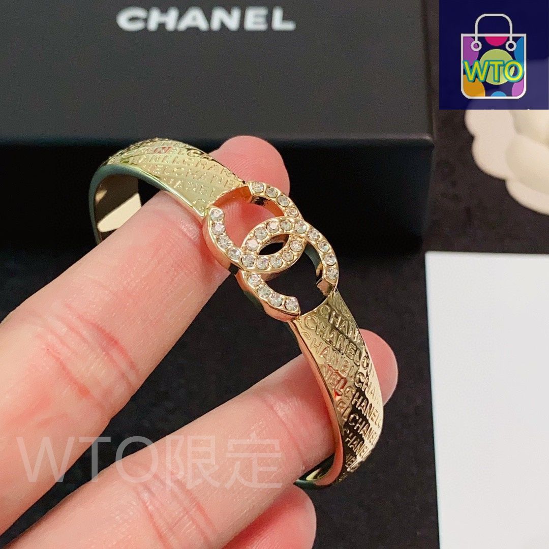 今日WTO】CHANEL 最新モデル C サイン ローゼゴールド