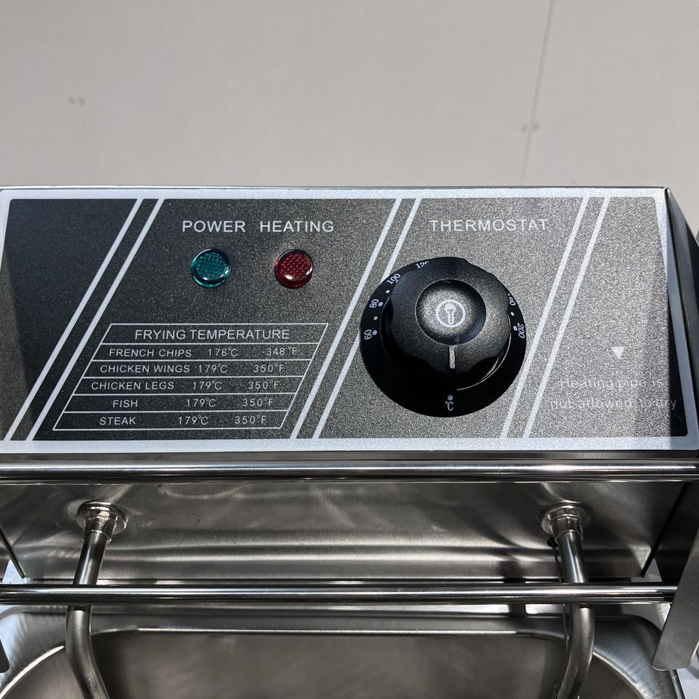 卓上電気フライヤー FY-82 2019年製 - メルカリ