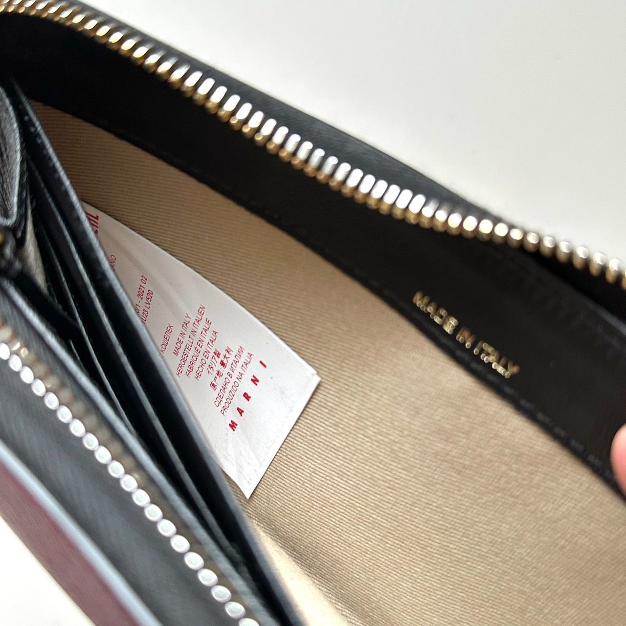 マルニ MARNI 長財布 ラウンドファスナー - メルカリ