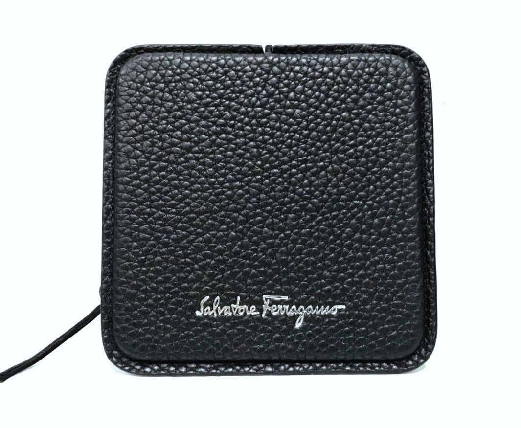 美品 フェラガモ USB ワイヤレスチャージャー レザー ブラック 非売品 Salvatore Ferragamo｜サルヴァトーレフェラガモ USB