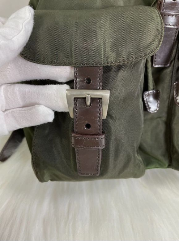 Prada プラダ ナイロン バックパック リュック 巾着 三角ロゴ カーキ