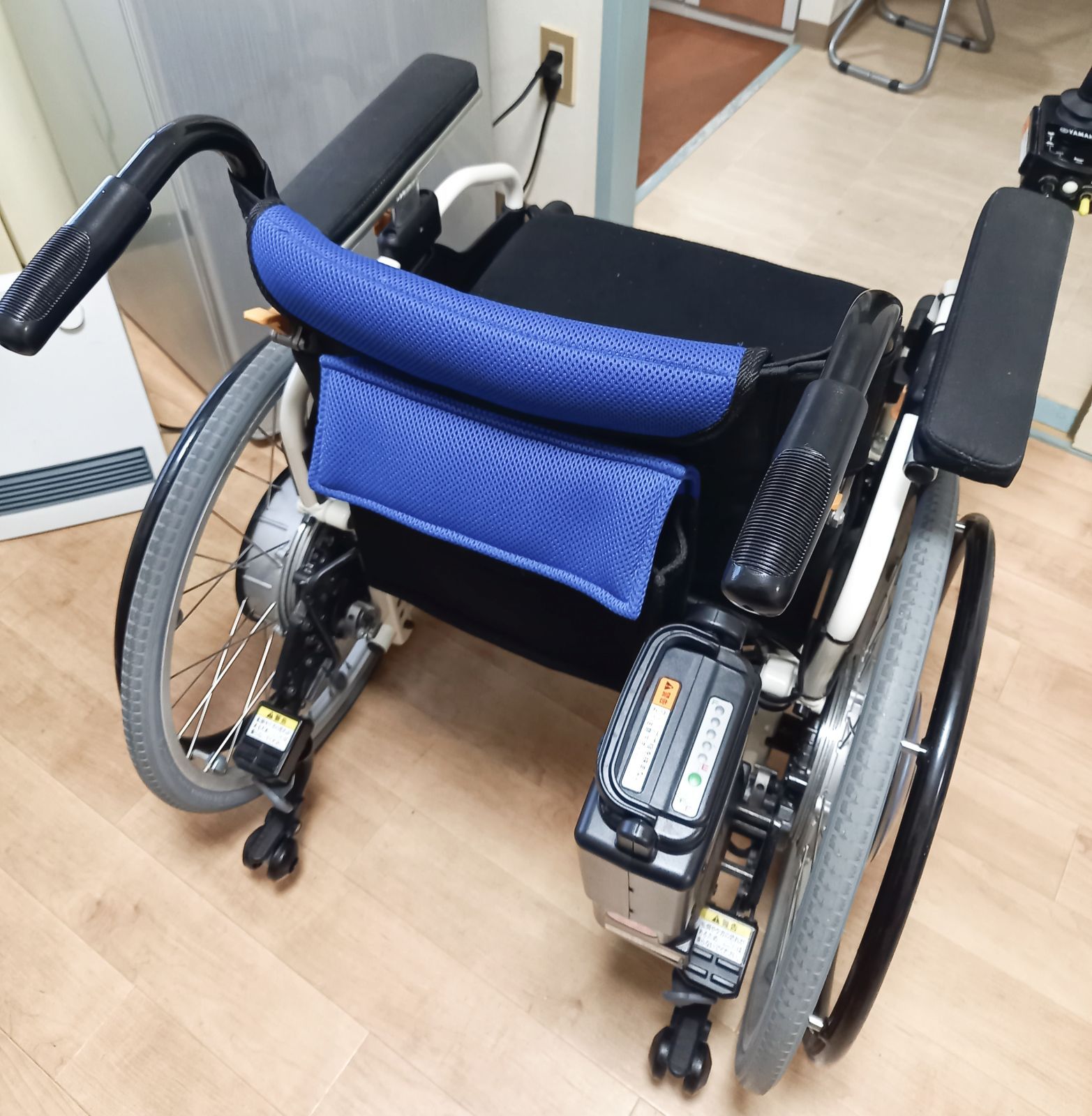 マツナガ多機能車椅子＋ヤマハ電動車輪＋バッテリー２個＋バッテリー充電器