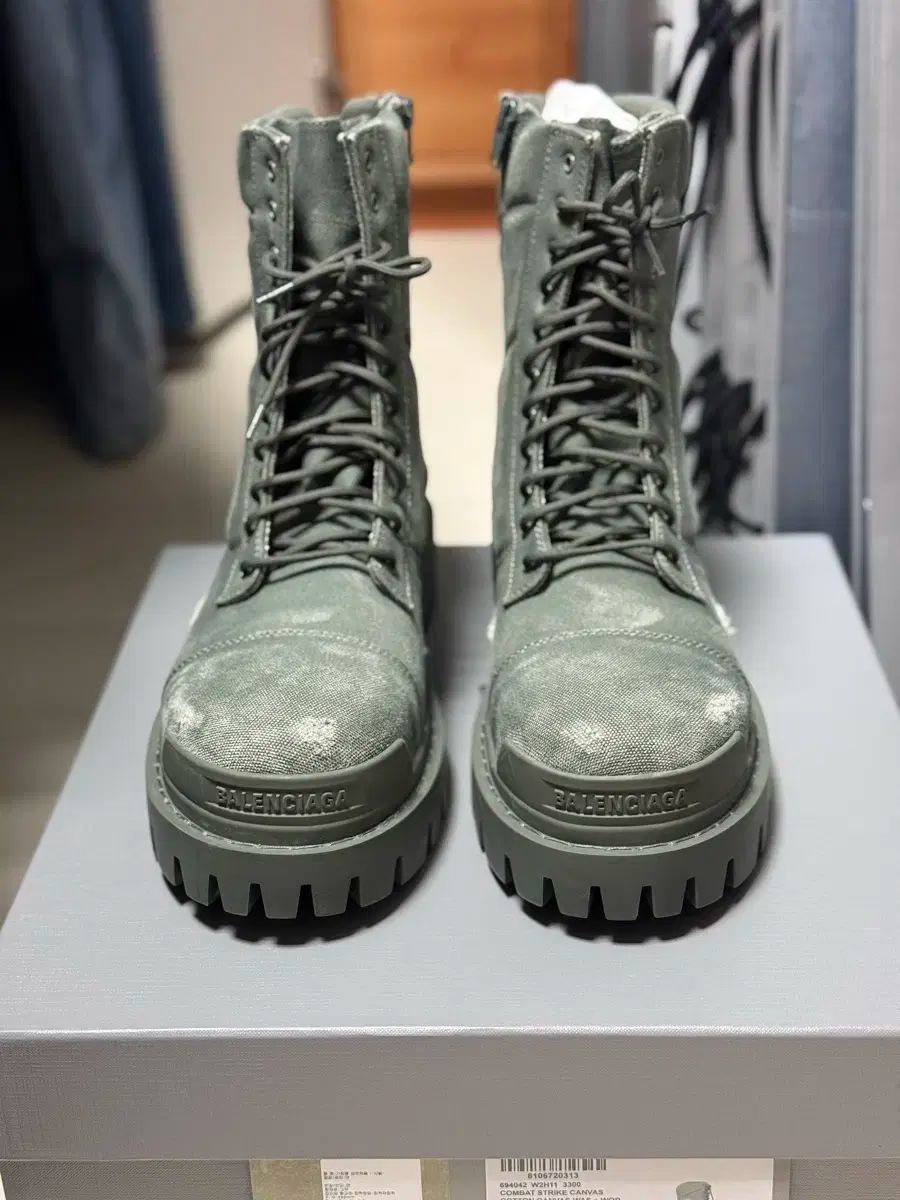 BALENCIAGA(バレンシアガ) コンバット ストライク ブーツ キキ 43 新品