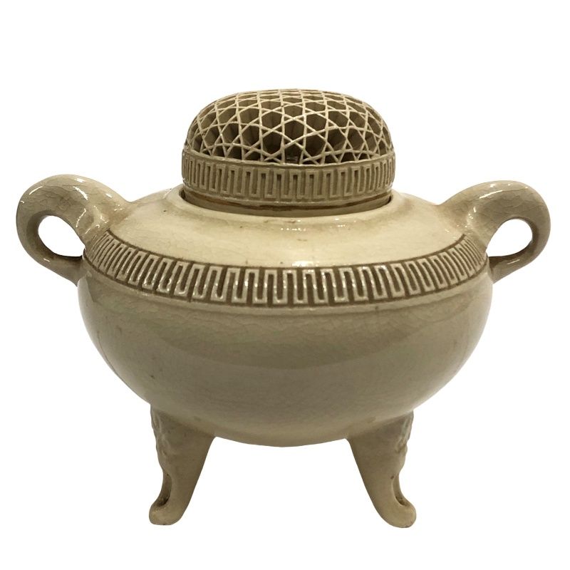 【薩摩焼 特大三足香炉】金爛手 花詰図 金獅子 陶磁器 美術品 香炉 逸品 希少 Yahoo!オークション -「香炉 獅子」(薩摩) (日本の陶磁)の落札