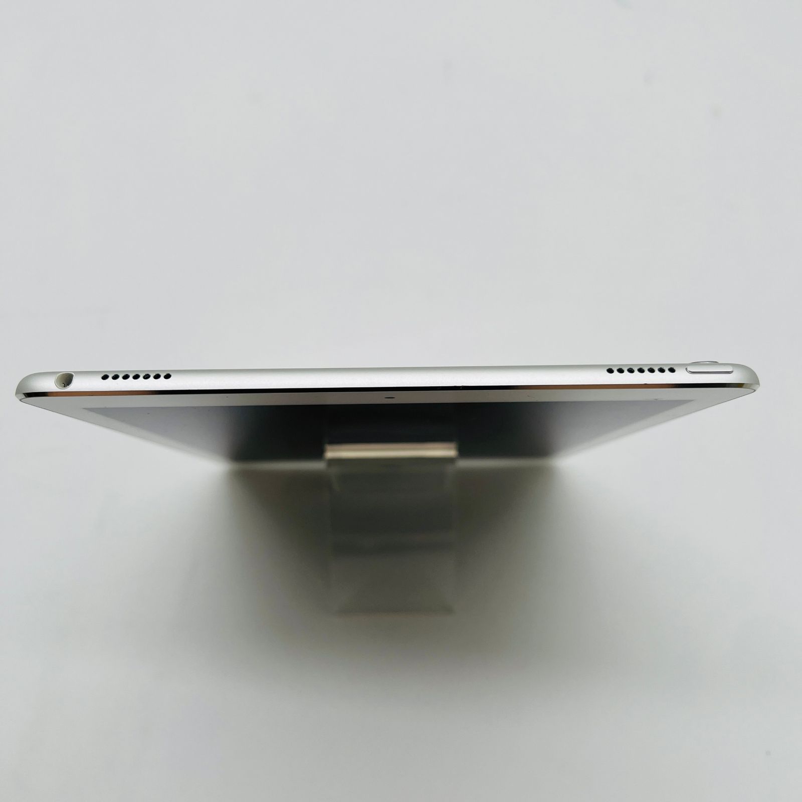 Apple iPad Pro 9.7インチ Wi-Fiモデル 32GB MLMP2J|A シルバー 動作 済み