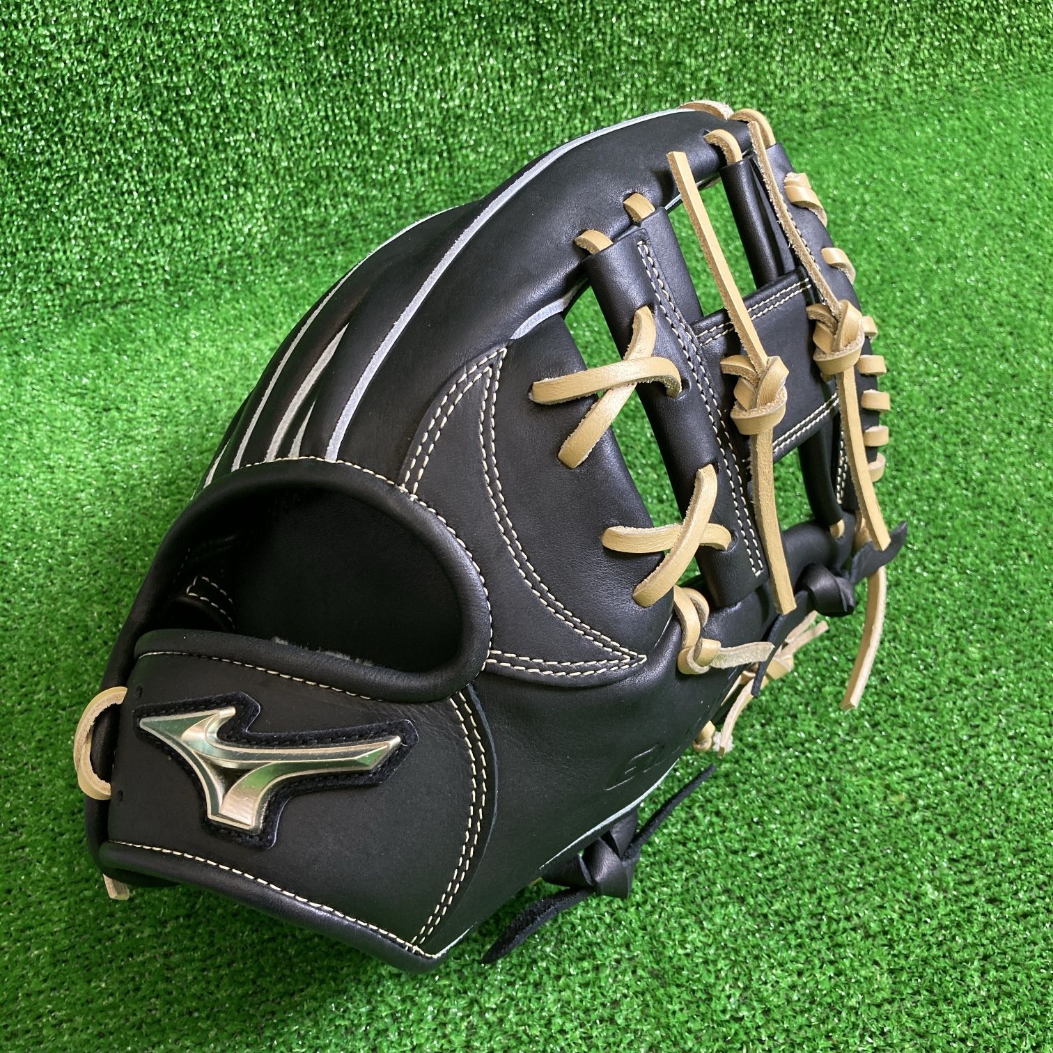 【未使用品、タグ付き】MIZUNO ゴールデンエイジ軟式用グラブ サイズGA9 MIZUNO 【MIZUNO】ミズノ ゴールデンエイジ軟式用グラブ