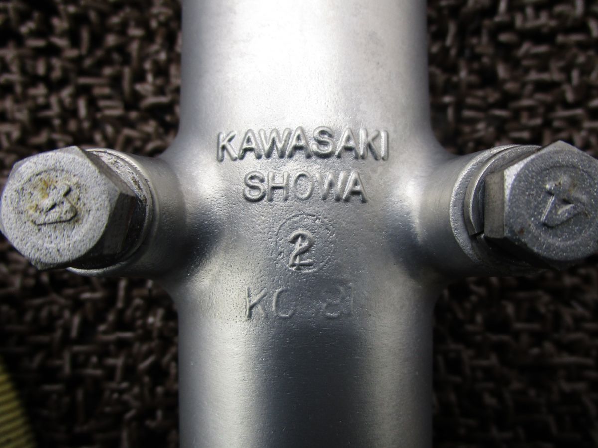 フロントフォーク