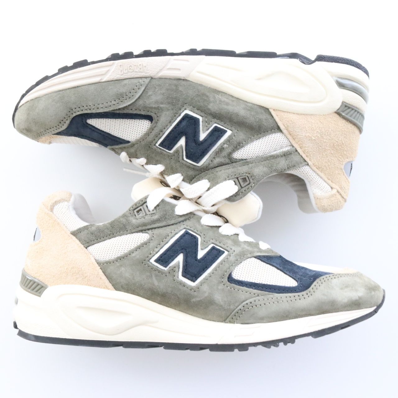 中古A】NEW BALANCE ニューバランス 27.0cm メンズ スニーカー M990GB2 GRAY 22FW-I 箱、替え紐付き グレー  ベージュ スウェード 中古A 古着 - メルカリ