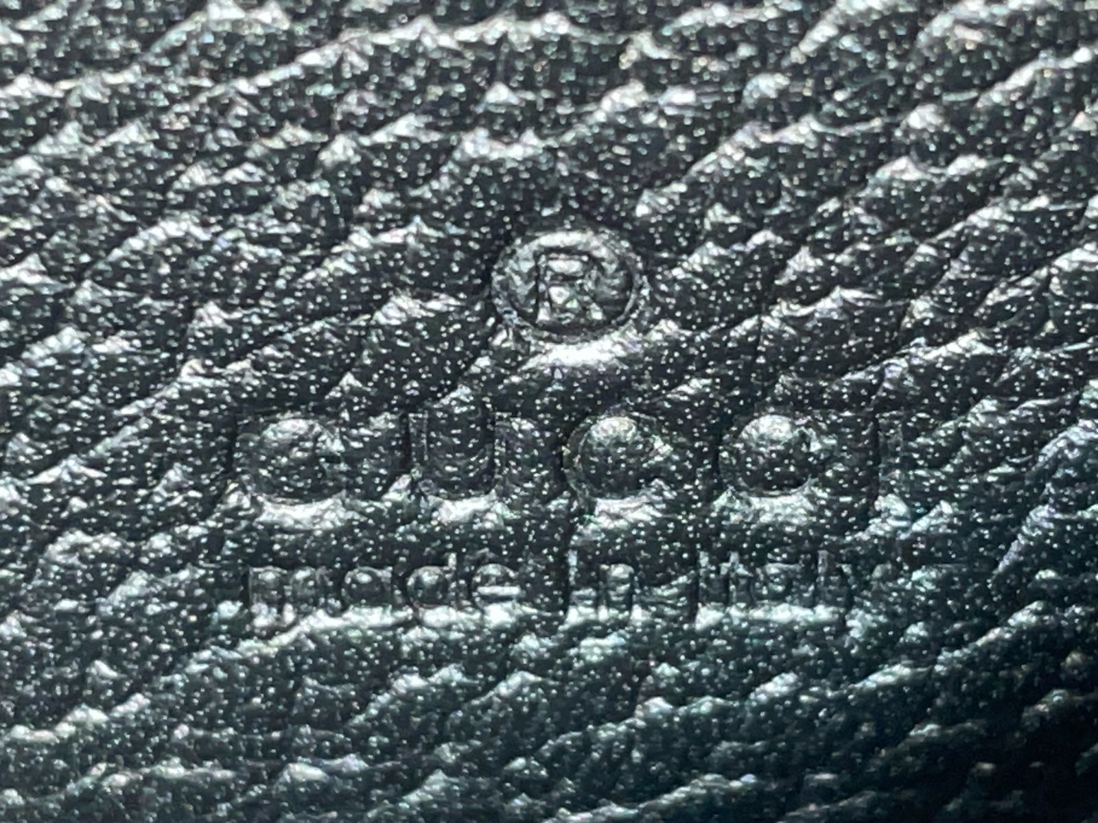 GUCCI アニマリエ レザージップアラウンドウォレット 長財布 蜂のモチーフ アニマリエ〕レザー ジップアラウンドウォレット ・ブラック