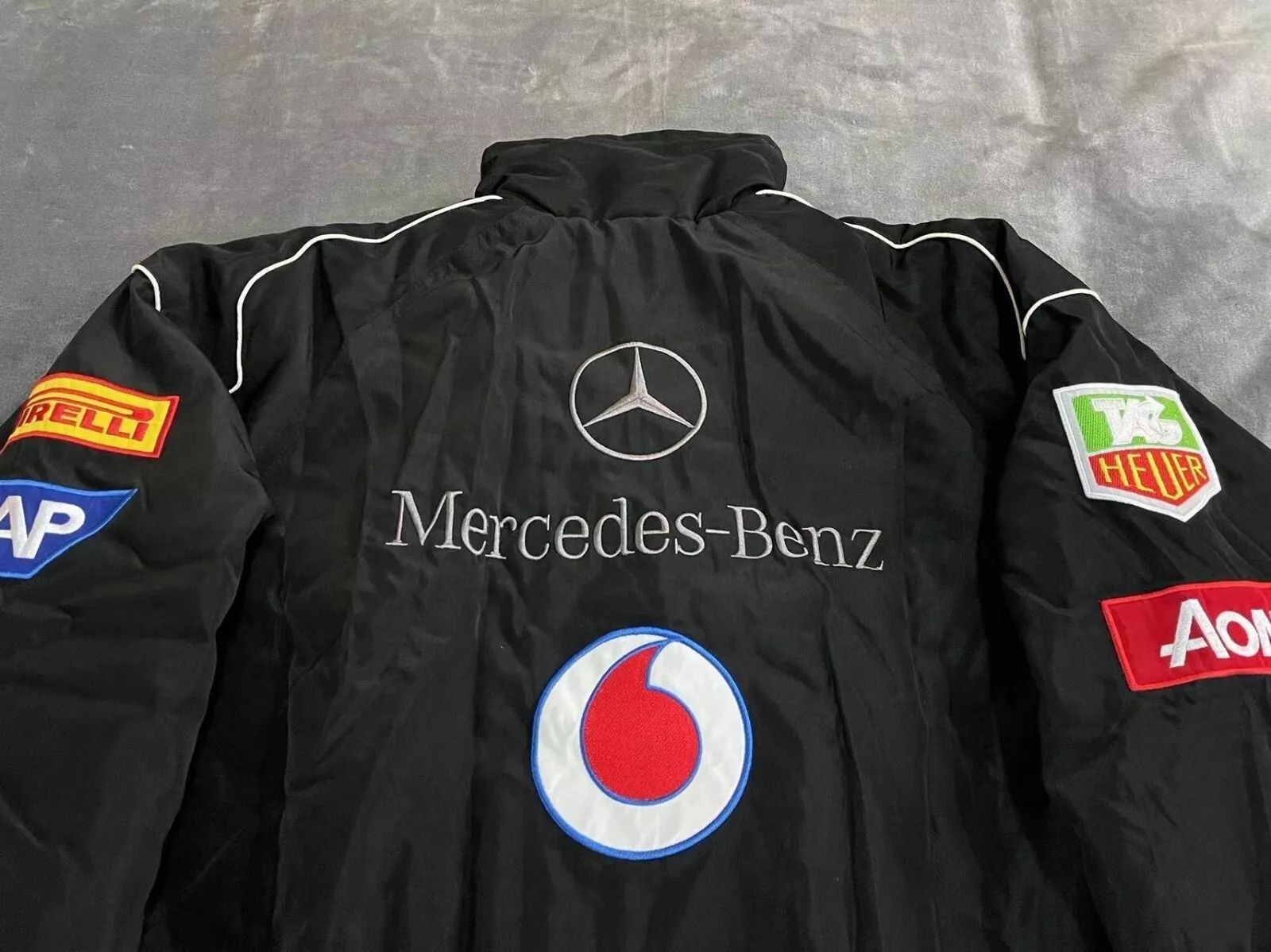 OneMall provides Mercari products: Mercedes-Benz メルセデスベンツ