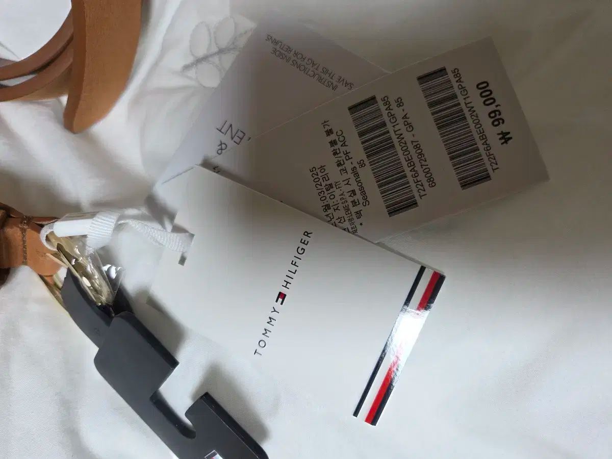 Hilfiger トミーヒルフィガー