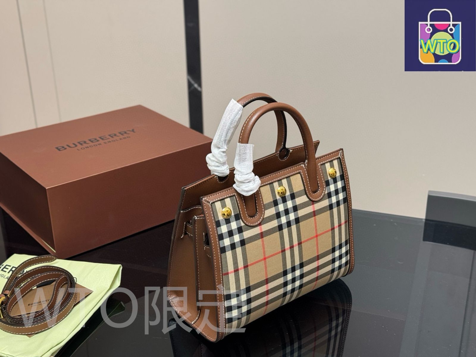 今日特価】Burberry バーバリー フランシス シリーズ 帆布&牛皮