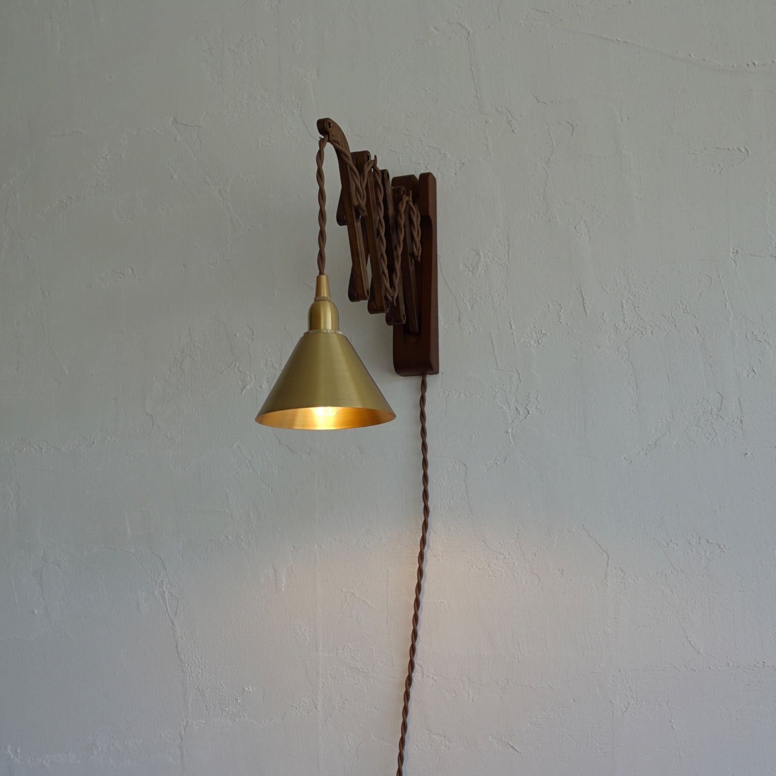 ウォールナット LED