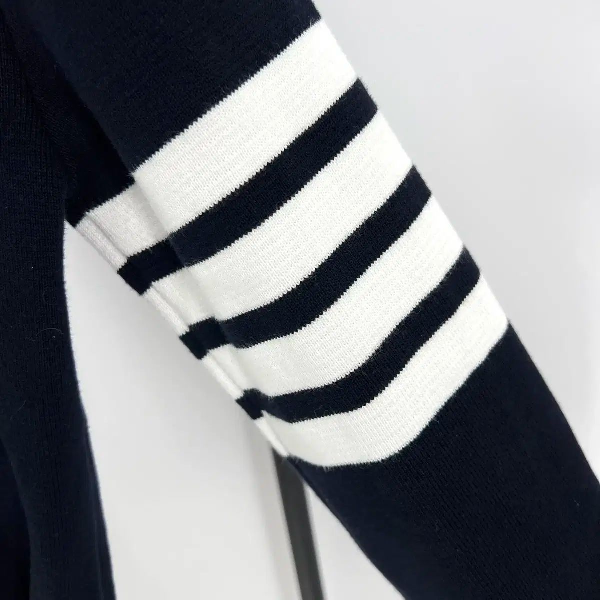 40 サイズ Thom Browne(トム・ブラウン) ミラネーゼステッチ 40 サイズ Thom Browne(トム・ブラウン) ミラネーゼステッチ
