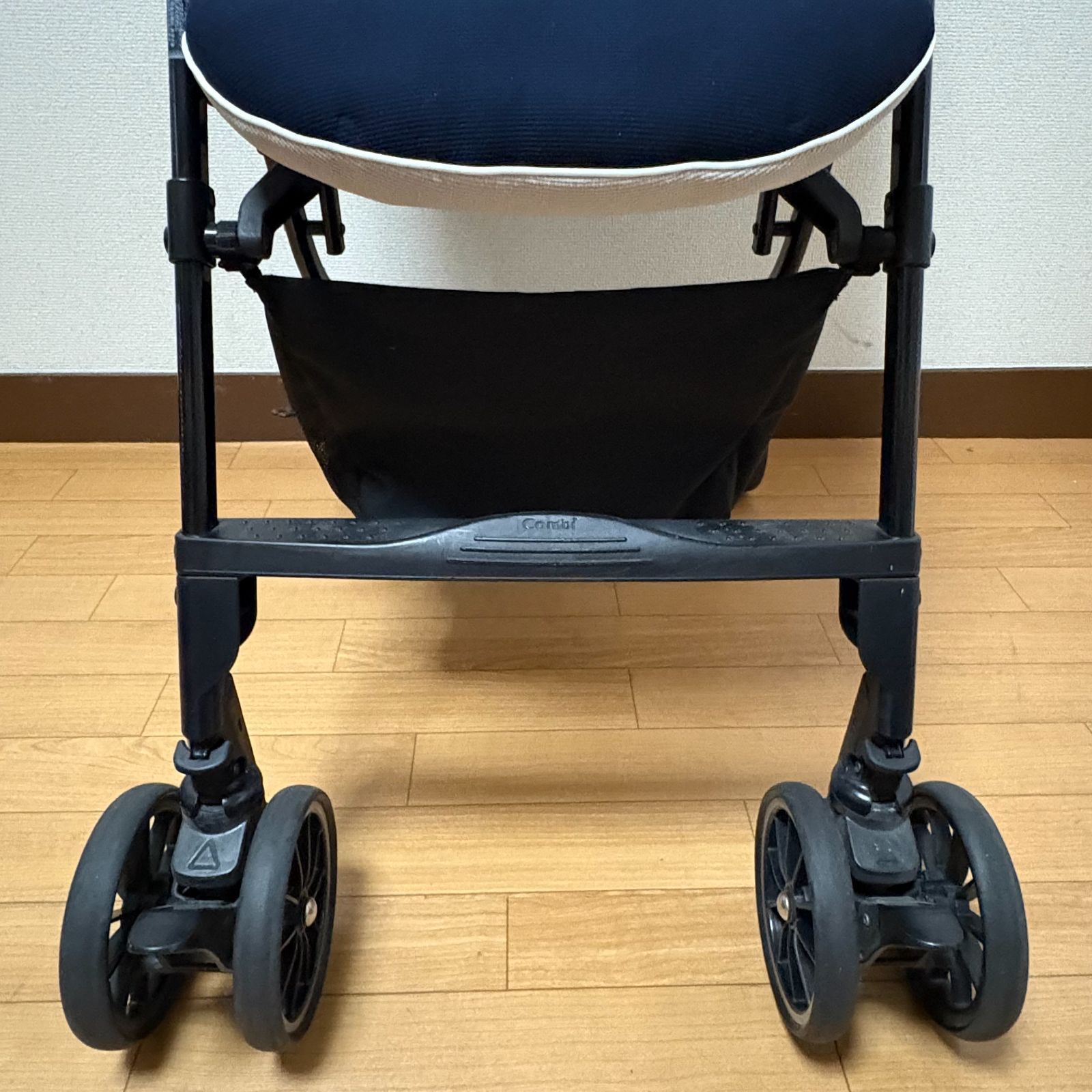Combi ベビーカー メチャカルハンディ　エッグショック　ネイビー コンビ ホワイトレーベル メチャカル ハンディ オート4キャス