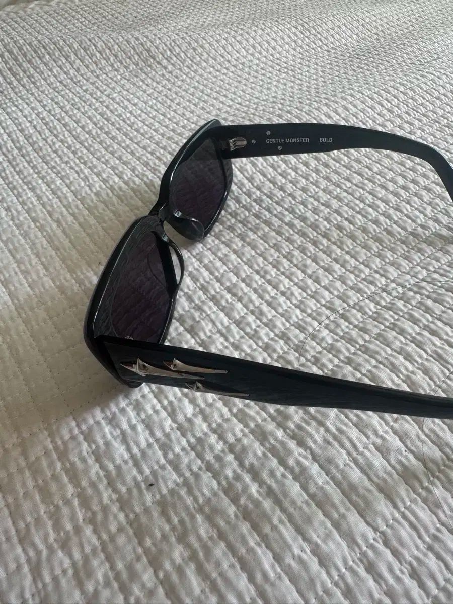 ジェントル モンスター アンテナ 01