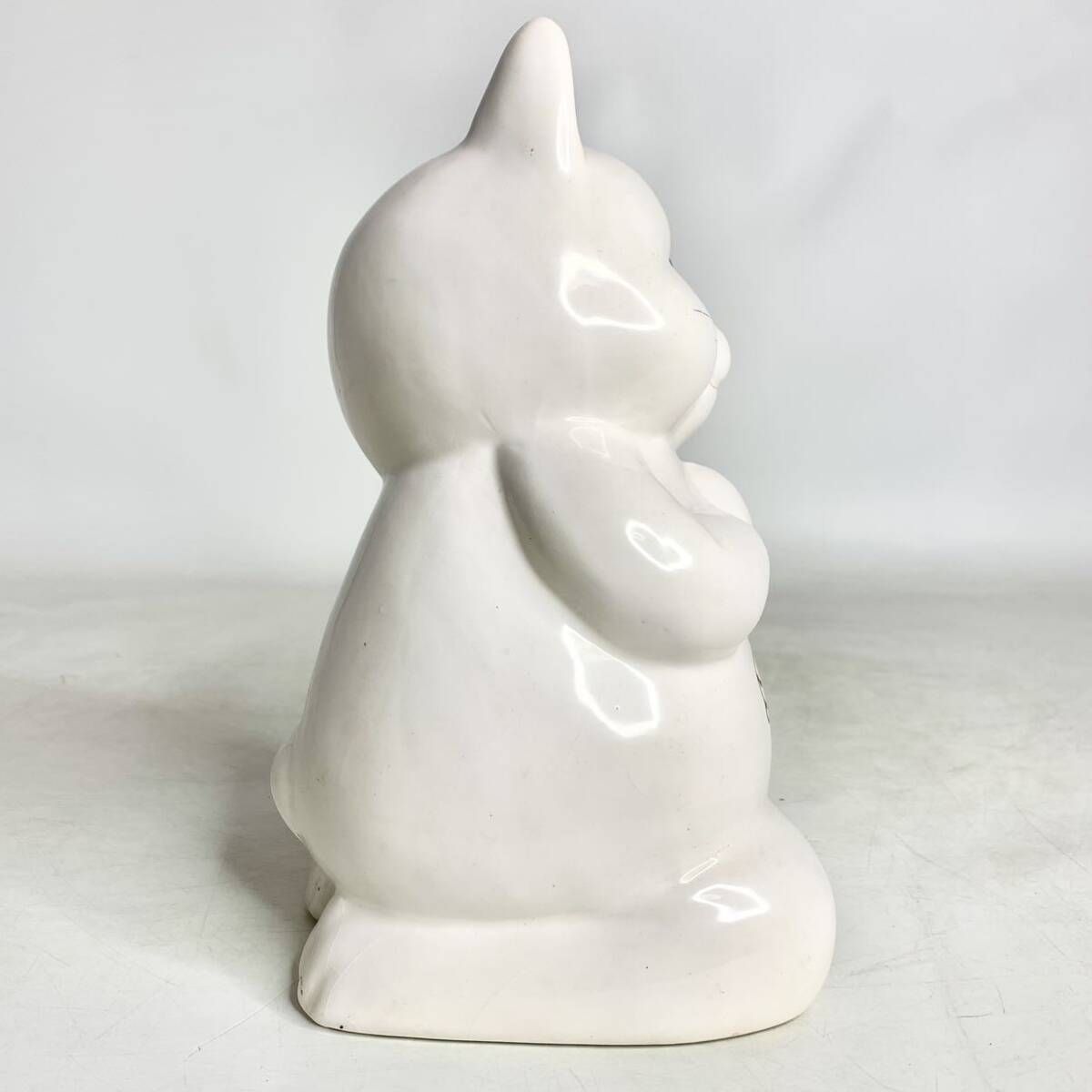 昭和レトロ 招き猫 白猫 陶器 貯金箱 置物 お祈り お願い 笑顔 正座