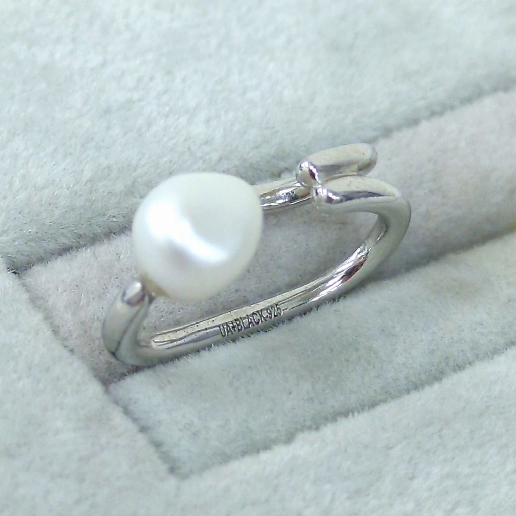 AHKAH セブロンダイヤモンドイヤーカフ 未使用】AHKAH セブロン