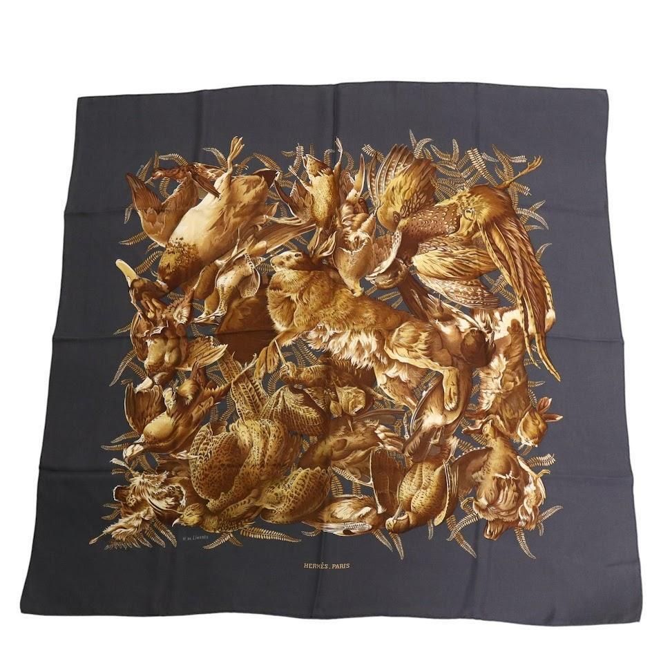 HERMES　エルメス スカーフ　シルク100％　Hカレ 90 黄金の騎士 黒 HERMES - HERMES エルメス カレ90 RYBAL 黄金の騎士 フランス製 シルク