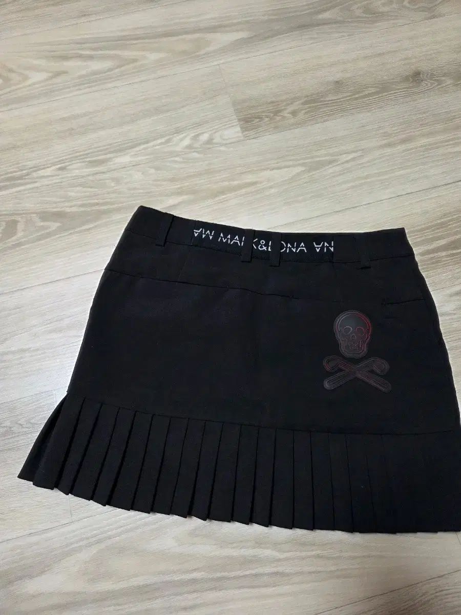 MARK & ディスカウント LONA(マークアンドロナ) ゴルフ スカート